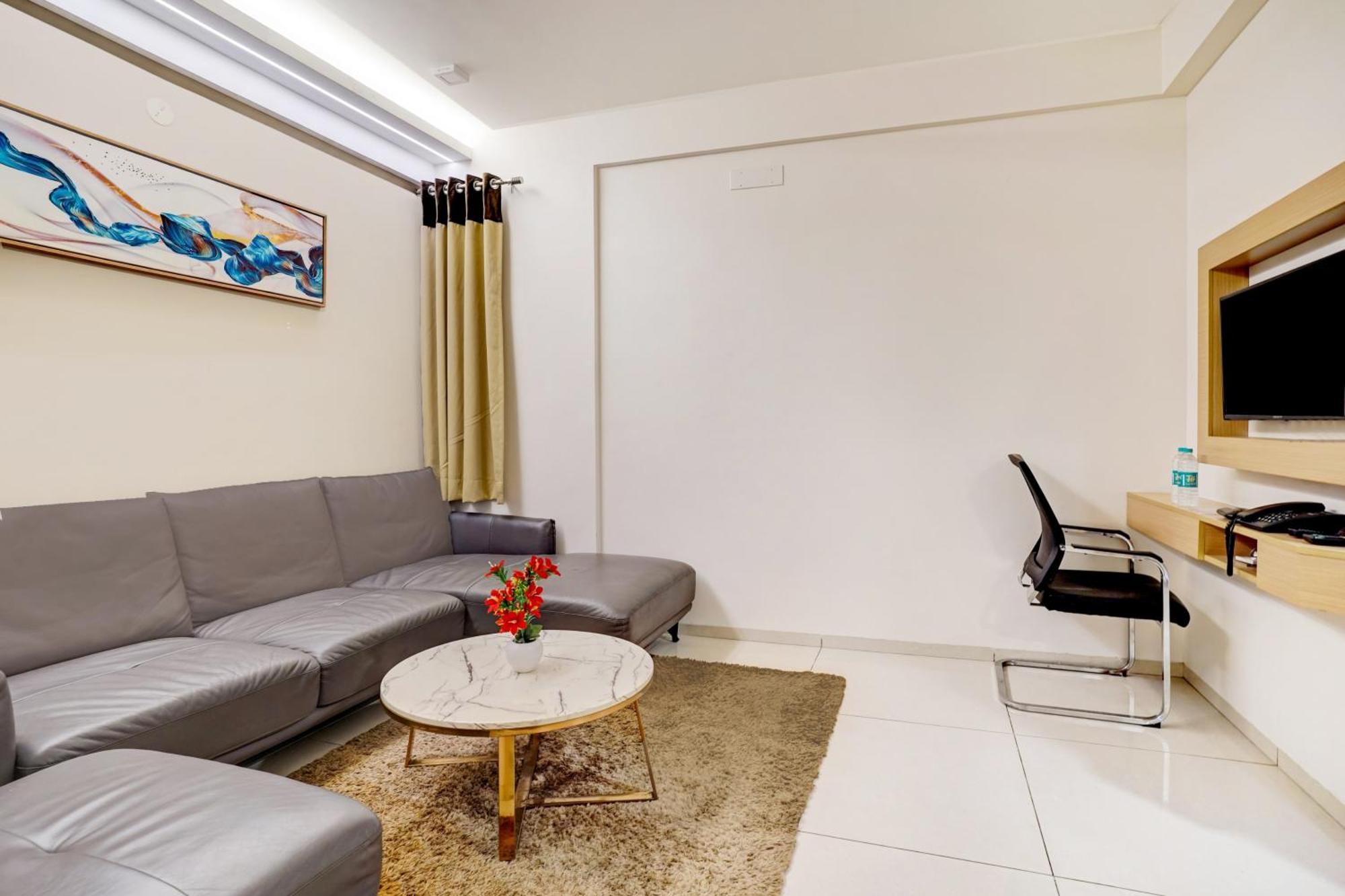 העיר בנגלור Super Collection O Metro Park Opposite Kalasipalya Bus Stand מראה חיצוני תמונה